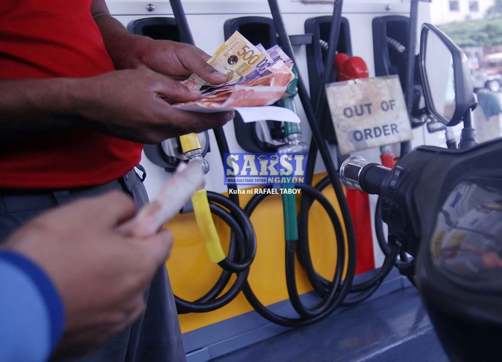 GAS STATION by RAFAEL TABOY